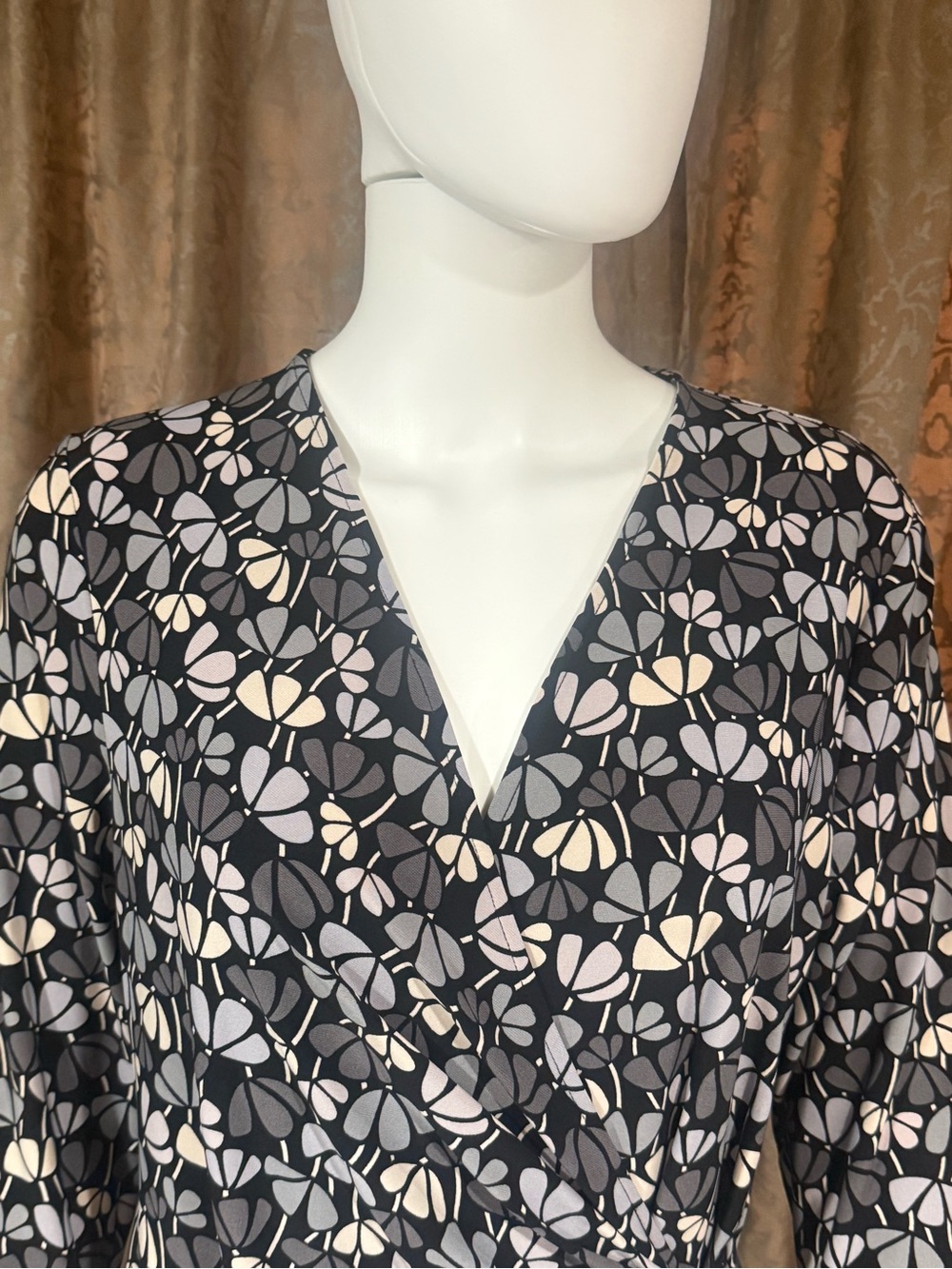 Anne Klein Gray and Cream Floral Wrap Midi Dress - Picture 4 of 9